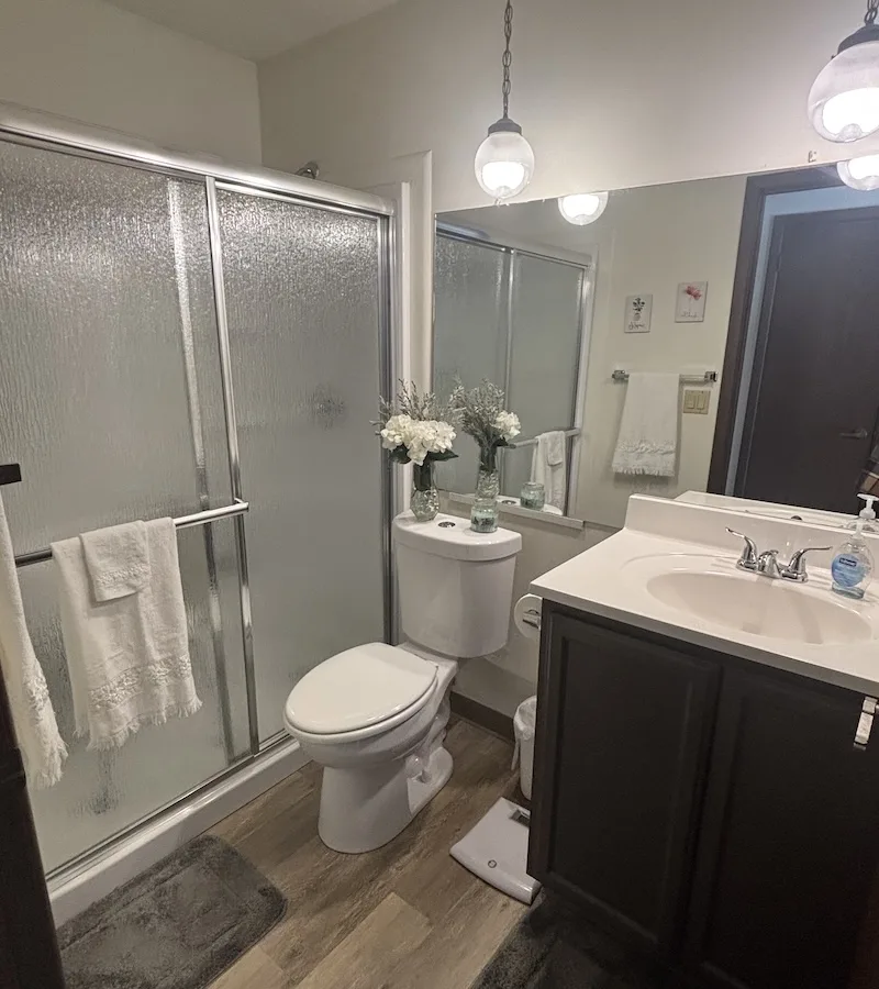 Amherst Meadow Apartments townhome contemporary bathroom